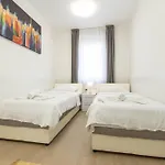 Lägenhet Yuki 2br W Balcony And Parking Near Old Town *