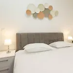 Lägenhet Yuki 2br W Balcony And Parking Near Old Town