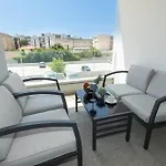 Lägenhet Yuki 2br W Balcony And Parking Near Old Town *