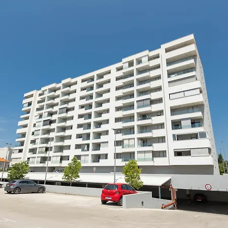 Yuki 2br W Balcony And Parking Near Old Town