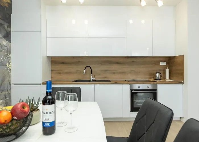 Yuki 2br W Balcony And Parking Near Old Town * ザダル