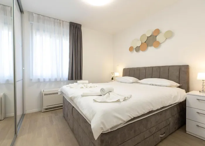 アパート Yuki 2br W Balcony And Parking Near Old Town ザダル