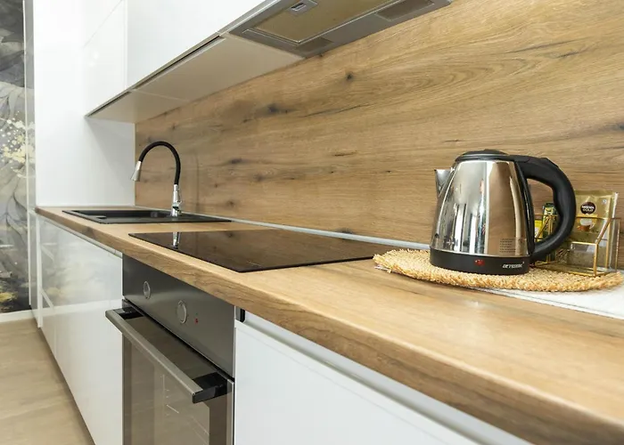 Yuki 2br W Balcony And Parking Near Old Town * זאדאר