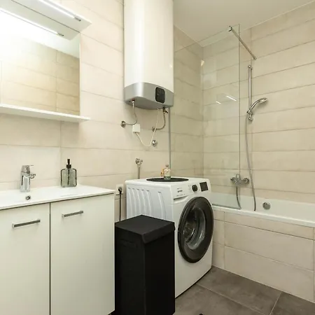 Yuki 2br W Balcony And Parking Near Old Town Appartamento *