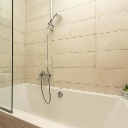 Yuki 2br W Balcony And Parking Near Old Town * Zara
