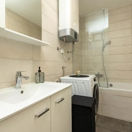 Appartamento Yuki 2br W Balcony And Parking Near Old Town