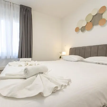 Yuki 2br W Balcony And Parking Near Old Town Lägenhet *