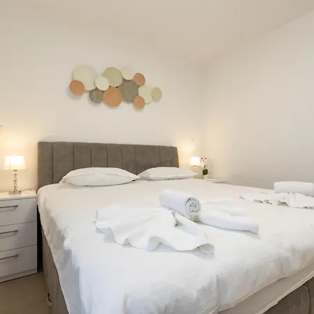 Yuki 2br W Balcony And Parking Near Old Town Appartamento