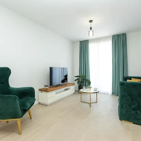 Yuki 2br W Balcony And Parking Near Old Town *