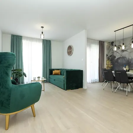 Yuki 2br W Balcony And Parking Near Old Town