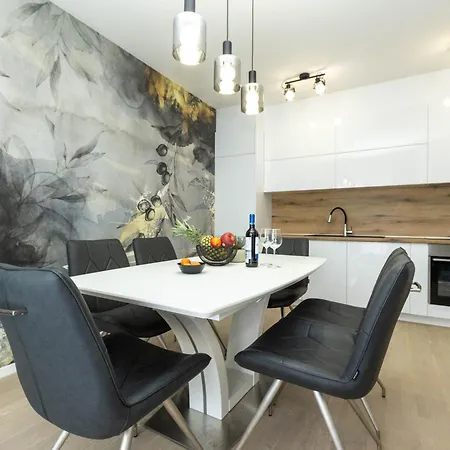 Yuki 2br W Balcony And Parking Near Old Town Appartamento *