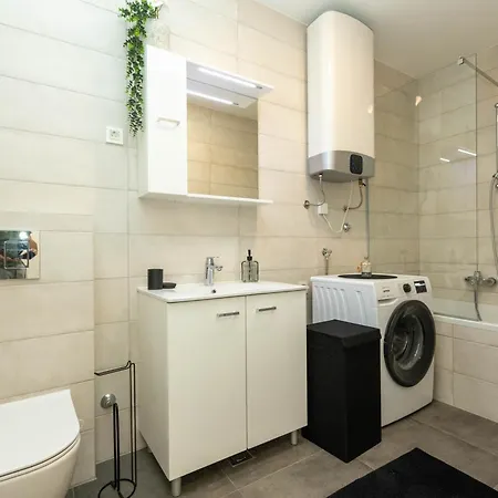 Appartamento Yuki 2br W Balcony And Parking Near Old Town