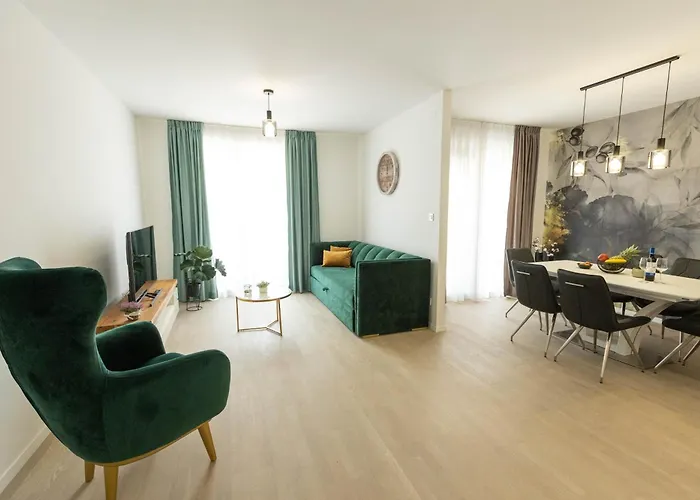 Yuki 2br W Balcony And Parking Near Old Town *