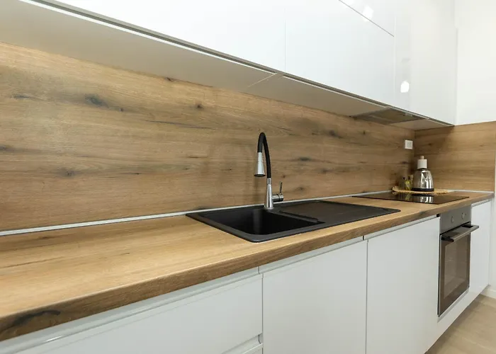 Lägenhet Yuki 2br W Balcony And Parking Near Old Town